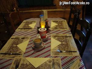 [P21] Aranjarea mesei vecine, pe servetele este desenat restaurantul rustic din Vledder » foto by mireille
 - 
<span class="allrVoted glyphicon glyphicon-heart hidden" id="av558732"></span>
<a class="m-l-10 hidden" id="sv558732" onclick="voting_Foto_DelVot(,558732,17513)" role="button">șterge vot <span class="glyphicon glyphicon-remove"></span></a>
<a id="v9558732" class=" c-red"  onclick="voting_Foto_SetVot(558732)" role="button"><span class="glyphicon glyphicon-heart-empty"></span> <b>LIKE</b> = Votează poza</a> <img class="hidden"  id="f558732W9" src="/imagini/loader.gif" border="0" /><span class="AjErrMes hidden" id="e558732ErM"></span>