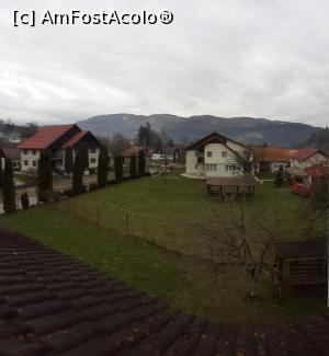 [P08] Panorama de la geamul camerei noastre, care nu avea balcon » foto by raluca banu
 - 
<span class="allrVoted glyphicon glyphicon-heart hidden" id="av1359805"></span>
<a class="m-l-10 hidden" id="sv1359805" onclick="voting_Foto_DelVot(,1359805,17571)" role="button">șterge vot <span class="glyphicon glyphicon-remove"></span></a>
<a id="v91359805" class=" c-red"  onclick="voting_Foto_SetVot(1359805)" role="button"><span class="glyphicon glyphicon-heart-empty"></span> <b>LIKE</b> = Votează poza</a> <img class="hidden"  id="f1359805W9" src="/imagini/loader.gif" border="0" /><span class="AjErrMes hidden" id="e1359805ErM"></span>