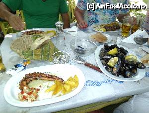 [P14] Prânz la Taverna Mouses în Limenas » foto by marsus
 - 
<span class="allrVoted glyphicon glyphicon-heart hidden" id="av437964"></span>
<a class="m-l-10 hidden" id="sv437964" onclick="voting_Foto_DelVot(,437964,17584)" role="button">șterge vot <span class="glyphicon glyphicon-remove"></span></a>
<a id="v9437964" class=" c-red"  onclick="voting_Foto_SetVot(437964)" role="button"><span class="glyphicon glyphicon-heart-empty"></span> <b>LIKE</b> = Votează poza</a> <img class="hidden"  id="f437964W9" src="/imagini/loader.gif" border="0" /><span class="AjErrMes hidden" id="e437964ErM"></span>