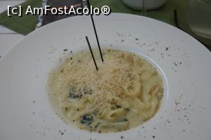 [P06] Tagliatelle cu pui si spanac, cel mai gretos fel de mancare la Palat.  » foto by ado_lex
 - 
<span class="allrVoted glyphicon glyphicon-heart hidden" id="av866439"></span>
<a class="m-l-10 hidden" id="sv866439" onclick="voting_Foto_DelVot(,866439,17646)" role="button">șterge vot <span class="glyphicon glyphicon-remove"></span></a>
<a id="v9866439" class=" c-red"  onclick="voting_Foto_SetVot(866439)" role="button"><span class="glyphicon glyphicon-heart-empty"></span> <b>LIKE</b> = Votează poza</a> <img class="hidden"  id="f866439W9" src="/imagini/loader.gif" border="0" /><span class="AjErrMes hidden" id="e866439ErM"></span>