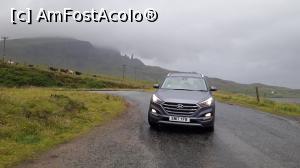 [P21] Hyundai Tucson, masina care ne-a servit, in parcarea de unde se vede Old Man of Storr.  » foto by ovi4x4
 - 
<span class="allrVoted glyphicon glyphicon-heart hidden" id="av883713"></span>
<a class="m-l-10 hidden" id="sv883713" onclick="voting_Foto_DelVot(,883713,17740)" role="button">șterge vot <span class="glyphicon glyphicon-remove"></span></a>
<a id="v9883713" class=" c-red"  onclick="voting_Foto_SetVot(883713)" role="button"><span class="glyphicon glyphicon-heart-empty"></span> <b>LIKE</b> = Votează poza</a> <img class="hidden"  id="f883713W9" src="/imagini/loader.gif" border="0" /><span class="AjErrMes hidden" id="e883713ErM"></span>