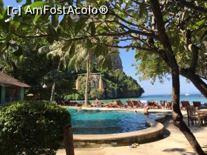 [P10] railay vest văzută din hotelul unde am stat » foto by rentea
 - 
<span class="allrVoted glyphicon glyphicon-heart hidden" id="av710013"></span>
<a class="m-l-10 hidden" id="sv710013" onclick="voting_Foto_DelVot(,710013,17822)" role="button">șterge vot <span class="glyphicon glyphicon-remove"></span></a>
<a id="v9710013" class=" c-red"  onclick="voting_Foto_SetVot(710013)" role="button"><span class="glyphicon glyphicon-heart-empty"></span> <b>LIKE</b> = Votează poza</a> <img class="hidden"  id="f710013W9" src="/imagini/loader.gif" border="0" /><span class="AjErrMes hidden" id="e710013ErM"></span>