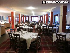 [P26] Restaurantul fotografiat de la intrare. În stânga sunt 'oale, crătiți și ulcele'.  » foto by ariciu
 - 
<span class="allrVoted glyphicon glyphicon-heart hidden" id="av583436"></span>
<a class="m-l-10 hidden" id="sv583436" onclick="voting_Foto_DelVot(,583436,17848)" role="button">șterge vot <span class="glyphicon glyphicon-remove"></span></a>
<a id="v9583436" class=" c-red"  onclick="voting_Foto_SetVot(583436)" role="button"><span class="glyphicon glyphicon-heart-empty"></span> <b>LIKE</b> = Votează poza</a> <img class="hidden"  id="f583436W9" src="/imagini/loader.gif" border="0" /><span class="AjErrMes hidden" id="e583436ErM"></span>