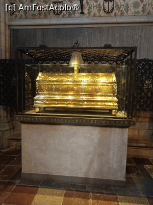 [P38] Uppsala, Catedrala, Capela Finsta, Relicvarul Sf. Eric al IX-lea, Regele Suediei (Sfântul Eric, Erik den Helige) » foto by mprofeanu
 - 
<span class="allrVoted glyphicon glyphicon-heart hidden" id="av1513414"></span>
<a class="m-l-10 hidden" id="sv1513414" onclick="voting_Foto_DelVot(,1513414,17905)" role="button">șterge vot <span class="glyphicon glyphicon-remove"></span></a>
<a id="v91513414" class=" c-red"  onclick="voting_Foto_SetVot(1513414)" role="button"><span class="glyphicon glyphicon-heart-empty"></span> <b>LIKE</b> = Votează poza</a> <img class="hidden"  id="f1513414W9" src="/imagini/loader.gif" border="0" /><span class="AjErrMes hidden" id="e1513414ErM"></span>