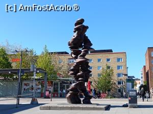 [P05] Uppsala, Piața Forumului, Statuia Lanțul Evenimentelor - Chain of Events » foto by mprofeanu
 - 
<span class="allrVoted glyphicon glyphicon-heart hidden" id="av1513381"></span>
<a class="m-l-10 hidden" id="sv1513381" onclick="voting_Foto_DelVot(,1513381,17905)" role="button">șterge vot <span class="glyphicon glyphicon-remove"></span></a>
<a id="v91513381" class=" c-red"  onclick="voting_Foto_SetVot(1513381)" role="button"><span class="glyphicon glyphicon-heart-empty"></span> <b>LIKE</b> = Votează poza</a> <img class="hidden"  id="f1513381W9" src="/imagini/loader.gif" border="0" /><span class="AjErrMes hidden" id="e1513381ErM"></span>