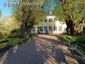 [P77] Uppsala, Grădina și Muzeul Linnaeus, Reședința lui Carl Linnaeus pozată din alt unghi » foto by mprofeanu
 - 
<span class="allrVoted glyphicon glyphicon-heart hidden" id="av1513453"></span>
<a class="m-l-10 hidden" id="sv1513453" onclick="voting_Foto_DelVot(,1513453,17905)" role="button">șterge vot <span class="glyphicon glyphicon-remove"></span></a>
<a id="v91513453" class=" c-red"  onclick="voting_Foto_SetVot(1513453)" role="button"><span class="glyphicon glyphicon-heart-empty"></span> <b>LIKE</b> = Votează poza</a> <img class="hidden"  id="f1513453W9" src="/imagini/loader.gif" border="0" /><span class="AjErrMes hidden" id="e1513453ErM"></span>