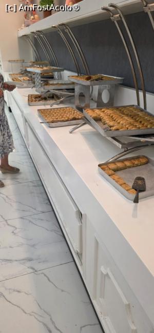 [P14] baclavale restaurant principal » foto by gioko
 - 
<span class="allrVoted glyphicon glyphicon-heart hidden" id="av1516384"></span>
<a class="m-l-10 hidden" id="sv1516384" onclick="voting_Foto_DelVot(,1516384,17952)" role="button">șterge vot <span class="glyphicon glyphicon-remove"></span></a>
<a id="v91516384" class=" c-red"  onclick="voting_Foto_SetVot(1516384)" role="button"><span class="glyphicon glyphicon-heart-empty"></span> <b>LIKE</b> = Votează poza</a> <img class="hidden"  id="f1516384W9" src="/imagini/loader.gif" border="0" /><span class="AjErrMes hidden" id="e1516384ErM"></span>