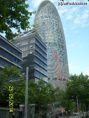 [P03] Celebrul Torre Agbar este situat la 50 m. de hotel » foto by valentina
 - 
<span class="allrVoted glyphicon glyphicon-heart hidden" id="av590839"></span>
<a class="m-l-10 hidden" id="sv590839" onclick="voting_Foto_DelVot(,590839,17991)" role="button">șterge vot <span class="glyphicon glyphicon-remove"></span></a>
<a id="v9590839" class=" c-red"  onclick="voting_Foto_SetVot(590839)" role="button"><span class="glyphicon glyphicon-heart-empty"></span> <b>LIKE</b> = Votează poza</a> <img class="hidden"  id="f590839W9" src="/imagini/loader.gif" border="0" /><span class="AjErrMes hidden" id="e590839ErM"></span>