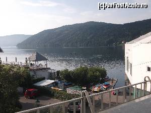 [P04] Seemullnerhaus - vedere din balcon spre lac si ponton » foto by Aurici
 - 
<span class="allrVoted glyphicon glyphicon-heart hidden" id="av591898"></span>
<a class="m-l-10 hidden" id="sv591898" onclick="voting_Foto_DelVot(,591898,18004)" role="button">șterge vot <span class="glyphicon glyphicon-remove"></span></a>
<a id="v9591898" class=" c-red"  onclick="voting_Foto_SetVot(591898)" role="button"><span class="glyphicon glyphicon-heart-empty"></span> <b>LIKE</b> = Votează poza</a> <img class="hidden"  id="f591898W9" src="/imagini/loader.gif" border="0" /><span class="AjErrMes hidden" id="e591898ErM"></span>