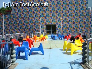 [P05] Afara la terasa... e soare incredibil pe cerul olandez... 29 de grade si eu stau in muzeu pe un scaun rosu » foto by mireille
 - 
<span class="allrVoted glyphicon glyphicon-heart hidden" id="av713871"></span>
<a class="m-l-10 hidden" id="sv713871" onclick="voting_Foto_DelVot(,713871,18035)" role="button">șterge vot <span class="glyphicon glyphicon-remove"></span></a>
<a id="v9713871" class=" c-red"  onclick="voting_Foto_SetVot(713871)" role="button"><span class="glyphicon glyphicon-heart-empty"></span> <b>LIKE</b> = Votează poza</a> <img class="hidden"  id="f713871W9" src="/imagini/loader.gif" border="0" /><span class="AjErrMes hidden" id="e713871ErM"></span>