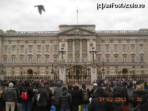 [P01] Palatul Buckingham » foto by sica85
 - 
<span class="allrVoted glyphicon glyphicon-heart hidden" id="av686112"></span>
<a class="m-l-10 hidden" id="sv686112" onclick="voting_Foto_DelVot(,686112,18079)" role="button">șterge vot <span class="glyphicon glyphicon-remove"></span></a>
<a id="v9686112" class=" c-red"  onclick="voting_Foto_SetVot(686112)" role="button"><span class="glyphicon glyphicon-heart-empty"></span> <b>LIKE</b> = Votează poza</a> <img class="hidden"  id="f686112W9" src="/imagini/loader.gif" border="0" /><span class="AjErrMes hidden" id="e686112ErM"></span>