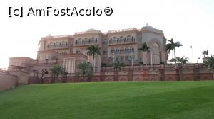 [P24] Emirates Palace vazut dintr-o laterala » foto by elenaadina
 - 
<span class="allrVoted glyphicon glyphicon-heart hidden" id="av848170"></span>
<a class="m-l-10 hidden" id="sv848170" onclick="voting_Foto_DelVot(,848170,18119)" role="button">șterge vot <span class="glyphicon glyphicon-remove"></span></a>
<a id="v9848170" class=" c-red"  onclick="voting_Foto_SetVot(848170)" role="button"><span class="glyphicon glyphicon-heart-empty"></span> <b>LIKE</b> = Votează poza</a> <img class="hidden"  id="f848170W9" src="/imagini/loader.gif" border="0" /><span class="AjErrMes hidden" id="e848170ErM"></span>