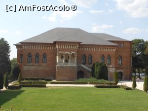 [P02] Palatul Brâncovenesc de la Mogoșoaia - fațada dinspre răsărit. » foto by iulianic
 - 
<span class="allrVoted glyphicon glyphicon-heart hidden" id="av1420691"></span>
<a class="m-l-10 hidden" id="sv1420691" onclick="voting_Foto_DelVot(,1420691,18120)" role="button">șterge vot <span class="glyphicon glyphicon-remove"></span></a>
<a id="v91420691" class=" c-red"  onclick="voting_Foto_SetVot(1420691)" role="button"><span class="glyphicon glyphicon-heart-empty"></span> <b>LIKE</b> = Votează poza</a> <img class="hidden"  id="f1420691W9" src="/imagini/loader.gif" border="0" /><span class="AjErrMes hidden" id="e1420691ErM"></span>