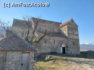 [P74] Biserica din deal, se spune că ultima femeie care îngrijea cetatea, a părăsit casa din stânga, prin 1969. » foto by maryka
 - 
<span class="allrVoted glyphicon glyphicon-heart hidden" id="av1289058"></span>
<a class="m-l-10 hidden" id="sv1289058" onclick="voting_Foto_DelVot(,1289058,18124)" role="button">șterge vot <span class="glyphicon glyphicon-remove"></span></a>
<a id="v91289058" class=" c-red"  onclick="voting_Foto_SetVot(1289058)" role="button"><span class="glyphicon glyphicon-heart-empty"></span> <b>LIKE</b> = Votează poza</a> <img class="hidden"  id="f1289058W9" src="/imagini/loader.gif" border="0" /><span class="AjErrMes hidden" id="e1289058ErM"></span>