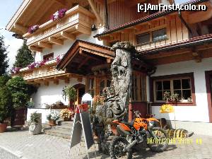 [P05] Motoretă pentru drumeții montane alături de un trunchi de copac sculptat » foto by Alina53
 - 
<span class="allrVoted glyphicon glyphicon-heart hidden" id="av598642"></span>
<a class="m-l-10 hidden" id="sv598642" onclick="voting_Foto_DelVot(,598642,18132)" role="button">șterge vot <span class="glyphicon glyphicon-remove"></span></a>
<a id="v9598642" class=" c-red"  onclick="voting_Foto_SetVot(598642)" role="button"><span class="glyphicon glyphicon-heart-empty"></span> <b>LIKE</b> = Votează poza</a> <img class="hidden"  id="f598642W9" src="/imagini/loader.gif" border="0" /><span class="AjErrMes hidden" id="e598642ErM"></span>