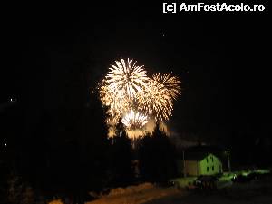 [P08] Serbarile Zapezii Vartop 2015-focuri de artificii vazute din curtea pensiunii » foto by luciaoradea
 - 
<span class="allrVoted glyphicon glyphicon-heart hidden" id="av599625"></span>
<a class="m-l-10 hidden" id="sv599625" onclick="voting_Foto_DelVot(,599625,18142)" role="button">șterge vot <span class="glyphicon glyphicon-remove"></span></a>
<a id="v9599625" class=" c-red"  onclick="voting_Foto_SetVot(599625)" role="button"><span class="glyphicon glyphicon-heart-empty"></span> <b>LIKE</b> = Votează poza</a> <img class="hidden"  id="f599625W9" src="/imagini/loader.gif" border="0" /><span class="AjErrMes hidden" id="e599625ErM"></span>
