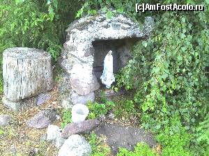 [P25] Pensiunea Poarta Arieșului. Mini troiță lângă pensiune, în curtea cu merișoare.  » foto by FlorinAndrei
 - 
<span class="allrVoted glyphicon glyphicon-heart hidden" id="av616584"></span>
<a class="m-l-10 hidden" id="sv616584" onclick="voting_Foto_DelVot(,616584,18351)" role="button">șterge vot <span class="glyphicon glyphicon-remove"></span></a>
<a id="v9616584" class=" c-red"  onclick="voting_Foto_SetVot(616584)" role="button"><span class="glyphicon glyphicon-heart-empty"></span> <b>LIKE</b> = Votează poza</a> <img class="hidden"  id="f616584W9" src="/imagini/loader.gif" border="0" /><span class="AjErrMes hidden" id="e616584ErM"></span>