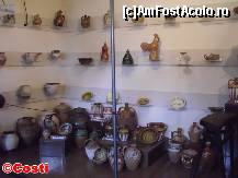 [P27] Imagine din secţia de etnografie şi artă populară. Ceramică argeşeană de la Coşeşti, Poieniţa şi Bălileşti » foto by Costi
 - 
<span class="allrVoted glyphicon glyphicon-heart hidden" id="av306230"></span>
<a class="m-l-10 hidden" id="sv306230" onclick="voting_Foto_DelVot(,306230,18373)" role="button">șterge vot <span class="glyphicon glyphicon-remove"></span></a>
<a id="v9306230" class=" c-red"  onclick="voting_Foto_SetVot(306230)" role="button"><span class="glyphicon glyphicon-heart-empty"></span> <b>LIKE</b> = Votează poza</a> <img class="hidden"  id="f306230W9" src="/imagini/loader.gif" border="0" /><span class="AjErrMes hidden" id="e306230ErM"></span>