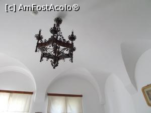 [P14] Conacul Goleștilor, Argeș. Camera de lucru a fraților Golești. Candelabrul din fier forjat.  » foto by mihaelavoicu
 - 
<span class="allrVoted glyphicon glyphicon-heart hidden" id="av1157083"></span>
<a class="m-l-10 hidden" id="sv1157083" onclick="voting_Foto_DelVot(,1157083,18373)" role="button">șterge vot <span class="glyphicon glyphicon-remove"></span></a>
<a id="v91157083" class=" c-red"  onclick="voting_Foto_SetVot(1157083)" role="button"><span class="glyphicon glyphicon-heart-empty"></span> <b>LIKE</b> = Votează poza</a> <img class="hidden"  id="f1157083W9" src="/imagini/loader.gif" border="0" /><span class="AjErrMes hidden" id="e1157083ErM"></span>