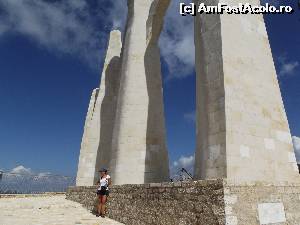 [P29] Cam atat sunt eu pe langa monument... » foto by irinad
 - 
<span class="allrVoted glyphicon glyphicon-heart hidden" id="av592921"></span>
<a class="m-l-10 hidden" id="sv592921" onclick="voting_Foto_DelVot(,592921,18403)" role="button">șterge vot <span class="glyphicon glyphicon-remove"></span></a>
<a id="v9592921" class=" c-red"  onclick="voting_Foto_SetVot(592921)" role="button"><span class="glyphicon glyphicon-heart-empty"></span> <b>LIKE</b> = Votează poza</a> <img class="hidden"  id="f592921W9" src="/imagini/loader.gif" border="0" /><span class="AjErrMes hidden" id="e592921ErM"></span>