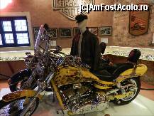 [P51] Harley Davidson. Muzeul Rahmi Koç.  » foto by TraianS
 - 
<span class="allrVoted glyphicon glyphicon-heart hidden" id="av387320"></span>
<a class="m-l-10 hidden" id="sv387320" onclick="voting_Foto_DelVot(,387320,18404)" role="button">șterge vot <span class="glyphicon glyphicon-remove"></span></a>
<a id="v9387320" class=" c-red"  onclick="voting_Foto_SetVot(387320)" role="button"><span class="glyphicon glyphicon-heart-empty"></span> <b>LIKE</b> = Votează poza</a> <img class="hidden"  id="f387320W9" src="/imagini/loader.gif" border="0" /><span class="AjErrMes hidden" id="e387320ErM"></span>