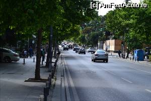 [P08] Bagdat Caddesi, mergand dinspre Bostanci inspre Kızıltoprak. Sens unic, trotuare largi si magazine de lux. De unde incep trei benzi, incepe sa se aglomereze.  » foto by TraianS
 - 
<span class="allrVoted glyphicon glyphicon-heart hidden" id="av514492"></span>
<a class="m-l-10 hidden" id="sv514492" onclick="voting_Foto_DelVot(,514492,18417)" role="button">șterge vot <span class="glyphicon glyphicon-remove"></span></a>
<a id="v9514492" class=" c-red"  onclick="voting_Foto_SetVot(514492)" role="button"><span class="glyphicon glyphicon-heart-empty"></span> <b>LIKE</b> = Votează poza</a> <img class="hidden"  id="f514492W9" src="/imagini/loader.gif" border="0" /><span class="AjErrMes hidden" id="e514492ErM"></span>