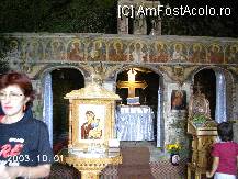 [P03] În interiorul mănăstirii Corbii de Piatră, picturile originale mai sunt încă în stare destul de bună » foto by Costi
 - 
<span class="allrVoted glyphicon glyphicon-heart hidden" id="av37590"></span>
<a class="m-l-10 hidden" id="sv37590" onclick="voting_Foto_DelVot(,37590,18441)" role="button">șterge vot <span class="glyphicon glyphicon-remove"></span></a>
<a id="v937590" class=" c-red"  onclick="voting_Foto_SetVot(37590)" role="button"><span class="glyphicon glyphicon-heart-empty"></span> <b>LIKE</b> = Votează poza</a> <img class="hidden"  id="f37590W9" src="/imagini/loader.gif" border="0" /><span class="AjErrMes hidden" id="e37590ErM"></span>