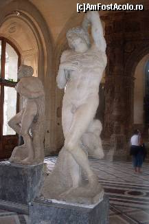 [P61] Sclav murind, de Michelangelo » foto by Ovidiu istorie
 - 
<span class="allrVoted glyphicon glyphicon-heart hidden" id="av319969"></span>
<a class="m-l-10 hidden" id="sv319969" onclick="voting_Foto_DelVot(,319969,18451)" role="button">șterge vot <span class="glyphicon glyphicon-remove"></span></a>
<a id="v9319969" class=" c-red"  onclick="voting_Foto_SetVot(319969)" role="button"><span class="glyphicon glyphicon-heart-empty"></span> <b>LIKE</b> = Votează poza</a> <img class="hidden"  id="f319969W9" src="/imagini/loader.gif" border="0" /><span class="AjErrMes hidden" id="e319969ErM"></span>