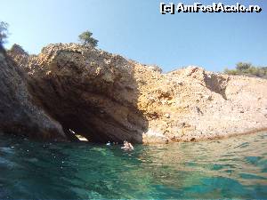 [P09] Tripiti beach, iesirea din grota marina in zona de snorkeling. poza cu GoPro.  » foto by ebirsan
 - 
<span class="allrVoted glyphicon glyphicon-heart hidden" id="av526981"></span>
<a class="m-l-10 hidden" id="sv526981" onclick="voting_Foto_DelVot(,526981,18546)" role="button">șterge vot <span class="glyphicon glyphicon-remove"></span></a>
<a id="v9526981" class=" c-red"  onclick="voting_Foto_SetVot(526981)" role="button"><span class="glyphicon glyphicon-heart-empty"></span> <b>LIKE</b> = Votează poza</a> <img class="hidden"  id="f526981W9" src="/imagini/loader.gif" border="0" /><span class="AjErrMes hidden" id="e526981ErM"></span>