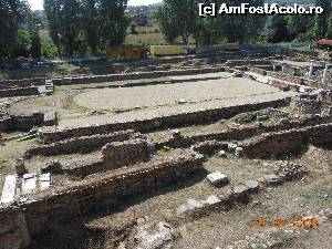 [P07] Bitola - Heraclea Lyncestis, podeaua unei foste bazilici acoperită cu pietriş pentru a proteja mozaicul.  » foto by iulianic
 - 
<span class="allrVoted glyphicon glyphicon-heart hidden" id="av666858"></span>
<a class="m-l-10 hidden" id="sv666858" onclick="voting_Foto_DelVot(,666858,18564)" role="button">șterge vot <span class="glyphicon glyphicon-remove"></span></a>
<a id="v9666858" class=" c-red"  onclick="voting_Foto_SetVot(666858)" role="button"><span class="glyphicon glyphicon-heart-empty"></span> <b>LIKE</b> = Votează poza</a> <img class="hidden"  id="f666858W9" src="/imagini/loader.gif" border="0" /><span class="AjErrMes hidden" id="e666858ErM"></span>