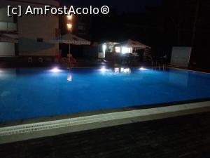 [P14] Piscina seara.  » foto by fishman
 - 
<span class="allrVoted glyphicon glyphicon-heart hidden" id="av873836"></span>
<a class="m-l-10 hidden" id="sv873836" onclick="voting_Foto_DelVot(,873836,18598)" role="button">șterge vot <span class="glyphicon glyphicon-remove"></span></a>
<a id="v9873836" class=" c-red"  onclick="voting_Foto_SetVot(873836)" role="button"><span class="glyphicon glyphicon-heart-empty"></span> <b>LIKE</b> = Votează poza</a> <img class="hidden"  id="f873836W9" src="/imagini/loader.gif" border="0" /><span class="AjErrMes hidden" id="e873836ErM"></span>