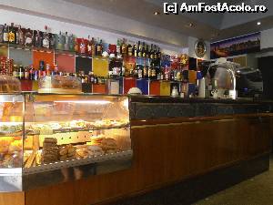 [P12] interiorul de la Piccolo Bar, de regula am observat ca ne-au servit numai chinezoaice.  » foto by dan48
 - 
<span class="allrVoted glyphicon glyphicon-heart hidden" id="av629700"></span>
<a class="m-l-10 hidden" id="sv629700" onclick="voting_Foto_DelVot(,629700,18627)" role="button">șterge vot <span class="glyphicon glyphicon-remove"></span></a>
<a id="v9629700" class=" c-red"  onclick="voting_Foto_SetVot(629700)" role="button"><span class="glyphicon glyphicon-heart-empty"></span> <b>LIKE</b> = Votează poza</a> <img class="hidden"  id="f629700W9" src="/imagini/loader.gif" border="0" /><span class="AjErrMes hidden" id="e629700ErM"></span>