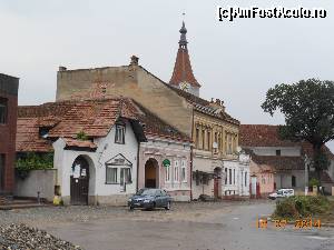 [P10] Râşnov - Pe str. Republicii, în vecinătatea Bisericii evanghelice.  » foto by iulianic
 - 
<span class="allrVoted glyphicon glyphicon-heart hidden" id="av538682"></span>
<a class="m-l-10 hidden" id="sv538682" onclick="voting_Foto_DelVot(,538682,18661)" role="button">șterge vot <span class="glyphicon glyphicon-remove"></span></a>
<a id="v9538682" class=" c-red"  onclick="voting_Foto_SetVot(538682)" role="button"><span class="glyphicon glyphicon-heart-empty"></span> <b>LIKE</b> = Votează poza</a> <img class="hidden"  id="f538682W9" src="/imagini/loader.gif" border="0" /><span class="AjErrMes hidden" id="e538682ErM"></span>