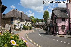 [P08] Shanklin Old Village » foto by dranal
 - 
<span class="allrVoted glyphicon glyphicon-heart hidden" id="av634310"></span>
<a class="m-l-10 hidden" id="sv634310" onclick="voting_Foto_DelVot(,634310,18716)" role="button">șterge vot <span class="glyphicon glyphicon-remove"></span></a>
<a id="v9634310" class=" c-red"  onclick="voting_Foto_SetVot(634310)" role="button"><span class="glyphicon glyphicon-heart-empty"></span> <b>LIKE</b> = Votează poza</a> <img class="hidden"  id="f634310W9" src="/imagini/loader.gif" border="0" /><span class="AjErrMes hidden" id="e634310ErM"></span>