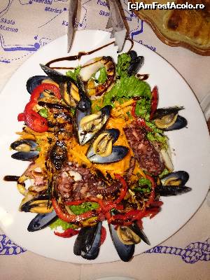 [P02] Salata de fructe de mare a bucatarului.  » foto by 1979Andrei
 - 
<span class="allrVoted glyphicon glyphicon-heart hidden" id="av646146"></span>
<a class="m-l-10 hidden" id="sv646146" onclick="voting_Foto_DelVot(,646146,18745)" role="button">șterge vot <span class="glyphicon glyphicon-remove"></span></a>
<a id="v9646146" class=" c-red"  onclick="voting_Foto_SetVot(646146)" role="button"><span class="glyphicon glyphicon-heart-empty"></span> <b>LIKE</b> = Votează poza</a> <img class="hidden"  id="f646146W9" src="/imagini/loader.gif" border="0" /><span class="AjErrMes hidden" id="e646146ErM"></span>