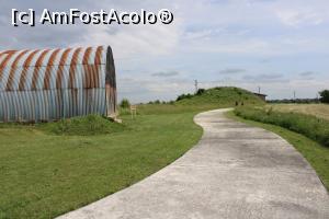 [P19] Sveștari, Rezervația Arheologică Sborianovo, Alt mormânt amenajat dar neiluminat, intrarea... este cel de vizavi de Mormântul Regelui Trac, în față se vede alt tumul, poteca ocolește întregul ansamblu frumos pus în valoare și amenajat » foto by mprofeanu
 - 
<span class="allrVoted glyphicon glyphicon-heart hidden" id="av1239953"></span>
<a class="m-l-10 hidden" id="sv1239953" onclick="voting_Foto_DelVot(,1239953,18752)" role="button">șterge vot <span class="glyphicon glyphicon-remove"></span></a>
<a id="v91239953" class=" c-red"  onclick="voting_Foto_SetVot(1239953)" role="button"><span class="glyphicon glyphicon-heart-empty"></span> <b>LIKE</b> = Votează poza</a> <img class="hidden"  id="f1239953W9" src="/imagini/loader.gif" border="0" /><span class="AjErrMes hidden" id="e1239953ErM"></span>