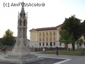 [P24] Monumentul Losenau si in spate Universitatea 1 Decembrie 1918 » foto by mishu
 - 
<span class="allrVoted glyphicon glyphicon-heart hidden" id="av894282"></span>
<a class="m-l-10 hidden" id="sv894282" onclick="voting_Foto_DelVot(,894282,18888)" role="button">șterge vot <span class="glyphicon glyphicon-remove"></span></a>
<a id="v9894282" class=" c-red"  onclick="voting_Foto_SetVot(894282)" role="button"><span class="glyphicon glyphicon-heart-empty"></span> <b>LIKE</b> = Votează poza</a> <img class="hidden"  id="f894282W9" src="/imagini/loader.gif" border="0" /><span class="AjErrMes hidden" id="e894282ErM"></span>