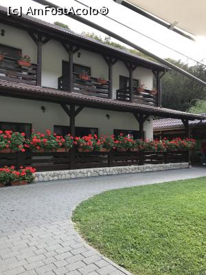 [P07] Terasa pensiunii » foto by krisstinna
 - 
<span class="allrVoted glyphicon glyphicon-heart hidden" id="av1193030"></span>
<a class="m-l-10 hidden" id="sv1193030" onclick="voting_Foto_DelVot(,1193030,18901)" role="button">șterge vot <span class="glyphicon glyphicon-remove"></span></a>
<a id="v91193030" class=" c-red"  onclick="voting_Foto_SetVot(1193030)" role="button"><span class="glyphicon glyphicon-heart-empty"></span> <b>LIKE</b> = Votează poza</a> <img class="hidden"  id="f1193030W9" src="/imagini/loader.gif" border="0" /><span class="AjErrMes hidden" id="e1193030ErM"></span>