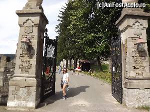 [P15] intrarea la castel » foto by robert
 - 
<span class="allrVoted glyphicon glyphicon-heart hidden" id="av646768"></span>
<a class="m-l-10 hidden" id="sv646768" onclick="voting_Foto_DelVot(,646768,18916)" role="button">șterge vot <span class="glyphicon glyphicon-remove"></span></a>
<a id="v9646768" class=" c-red"  onclick="voting_Foto_SetVot(646768)" role="button"><span class="glyphicon glyphicon-heart-empty"></span> <b>LIKE</b> = Votează poza</a> <img class="hidden"  id="f646768W9" src="/imagini/loader.gif" border="0" /><span class="AjErrMes hidden" id="e646768ErM"></span>