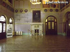 [P05] sala de recepții de la Castelul Cantacuzino » foto by robert
 - 
<span class="allrVoted glyphicon glyphicon-heart hidden" id="av646746"></span>
<a class="m-l-10 hidden" id="sv646746" onclick="voting_Foto_DelVot(,646746,18916)" role="button">șterge vot <span class="glyphicon glyphicon-remove"></span></a>
<a id="v9646746" class=" c-red"  onclick="voting_Foto_SetVot(646746)" role="button"><span class="glyphicon glyphicon-heart-empty"></span> <b>LIKE</b> = Votează poza</a> <img class="hidden"  id="f646746W9" src="/imagini/loader.gif" border="0" /><span class="AjErrMes hidden" id="e646746ErM"></span>