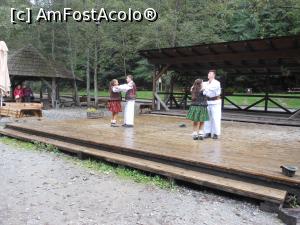 [P20] Cu Mocănița pe Valea Vaserului. La Paltin, cantec, joc si voie buna. » foto by iulianic
 - 
<span class="allrVoted glyphicon glyphicon-heart hidden" id="av1329596"></span>
<a class="m-l-10 hidden" id="sv1329596" onclick="voting_Foto_DelVot(,1329596,18930)" role="button">șterge vot <span class="glyphicon glyphicon-remove"></span></a>
<a id="v91329596" class=" c-red"  onclick="voting_Foto_SetVot(1329596)" role="button"><span class="glyphicon glyphicon-heart-empty"></span> <b>LIKE</b> = Votează poza</a> <img class="hidden"  id="f1329596W9" src="/imagini/loader.gif" border="0" /><span class="AjErrMes hidden" id="e1329596ErM"></span>