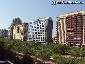 [P07] Imagine de ansamblu cu Avenida de las Cortes Valencianas - clădirile de birouri şi apartamente dinspre staţia de metrou Beniferri.  » foto by Carmen Ion
 - 
<span class="allrVoted glyphicon glyphicon-heart hidden" id="av649079"></span>
<a class="m-l-10 hidden" id="sv649079" onclick="voting_Foto_DelVot(,649079,18972)" role="button">șterge vot <span class="glyphicon glyphicon-remove"></span></a>
<a id="v9649079" class=" c-red"  onclick="voting_Foto_SetVot(649079)" role="button"><span class="glyphicon glyphicon-heart-empty"></span> <b>LIKE</b> = Votează poza</a> <img class="hidden"  id="f649079W9" src="/imagini/loader.gif" border="0" /><span class="AjErrMes hidden" id="e649079ErM"></span>