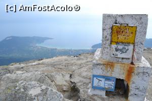 [P03] Monumentul zidit pe varful Ipsarion, in cutia galbena de tabla este un caiet si un pix, fiecare turist este liber sa scrie ce vrea (am observat multi turisti romani care au scris in caiet)  » foto by AZE
 - 
<span class="allrVoted glyphicon glyphicon-heart hidden" id="av718080"></span>
<a class="m-l-10 hidden" id="sv718080" onclick="voting_Foto_DelVot(,718080,19009)" role="button">șterge vot <span class="glyphicon glyphicon-remove"></span></a>
<a id="v9718080" class=" c-red"  onclick="voting_Foto_SetVot(718080)" role="button"><span class="glyphicon glyphicon-heart-empty"></span> <b>LIKE</b> = Votează poza</a> <img class="hidden"  id="f718080W9" src="/imagini/loader.gif" border="0" /><span class="AjErrMes hidden" id="e718080ErM"></span>