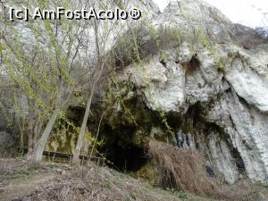 [P17] Zona peșterii Gaura cu muscă - loc unde balaurul este răpus de Iorgovan.  » foto by tata123 🔱
 - 
<span class="allrVoted glyphicon glyphicon-heart hidden" id="av1092372"></span>
<a class="m-l-10 hidden" id="sv1092372" onclick="voting_Foto_DelVot(,1092372,19048)" role="button">șterge vot <span class="glyphicon glyphicon-remove"></span></a>
<a id="v91092372" class=" c-red"  onclick="voting_Foto_SetVot(1092372)" role="button"><span class="glyphicon glyphicon-heart-empty"></span> <b>LIKE</b> = Votează poza</a> <img class="hidden"  id="f1092372W9" src="/imagini/loader.gif" border="0" /><span class="AjErrMes hidden" id="e1092372ErM"></span>