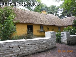 [P26] Bunratty - Folk Park » foto by iulianic
 - 
<span class="allrVoted glyphicon glyphicon-heart hidden" id="av802966"></span>
<a class="m-l-10 hidden" id="sv802966" onclick="voting_Foto_DelVot(,802966,19173)" role="button">șterge vot <span class="glyphicon glyphicon-remove"></span></a>
<a id="v9802966" class=" c-red"  onclick="voting_Foto_SetVot(802966)" role="button"><span class="glyphicon glyphicon-heart-empty"></span> <b>LIKE</b> = Votează poza</a> <img class="hidden"  id="f802966W9" src="/imagini/loader.gif" border="0" /><span class="AjErrMes hidden" id="e802966ErM"></span>