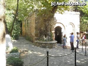 [P02] 'Casa Fecioarei Maria (Meryemana)' / Fatada principala a capelei. Capela a fost construita peste fundatia originala a casei ridicata de Apostolul Ioan.  » foto by florinbad
 - 
<span class="allrVoted glyphicon glyphicon-heart hidden" id="av395284"></span>
<a class="m-l-10 hidden" id="sv395284" onclick="voting_Foto_DelVot(,395284,19367)" role="button">șterge vot <span class="glyphicon glyphicon-remove"></span></a>
<a id="v9395284" class=" c-red"  onclick="voting_Foto_SetVot(395284)" role="button"><span class="glyphicon glyphicon-heart-empty"></span> <b>LIKE</b> = Votează poza</a> <img class="hidden"  id="f395284W9" src="/imagini/loader.gif" border="0" /><span class="AjErrMes hidden" id="e395284ErM"></span>