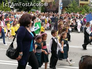 [P06] Parada de încheiere a Festivalului Trandafirilor, Kazanlâk » foto by crismis
 - 
<span class="allrVoted glyphicon glyphicon-heart hidden" id="av960266"></span>
<a class="m-l-10 hidden" id="sv960266" onclick="voting_Foto_DelVot(,960266,19408)" role="button">șterge vot <span class="glyphicon glyphicon-remove"></span></a>
<a id="v9960266" class=" c-red"  onclick="voting_Foto_SetVot(960266)" role="button"><span class="glyphicon glyphicon-heart-empty"></span> <b>LIKE</b> = Votează poza</a> <img class="hidden"  id="f960266W9" src="/imagini/loader.gif" border="0" /><span class="AjErrMes hidden" id="e960266ErM"></span>