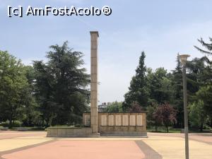 [P07] Parcul din Kazanlâk si un monument » foto by mishu
 - 
<span class="allrVoted glyphicon glyphicon-heart hidden" id="av1304149"></span>
<a class="m-l-10 hidden" id="sv1304149" onclick="voting_Foto_DelVot(,1304149,19408)" role="button">șterge vot <span class="glyphicon glyphicon-remove"></span></a>
<a id="v91304149" class=" c-red"  onclick="voting_Foto_SetVot(1304149)" role="button"><span class="glyphicon glyphicon-heart-empty"></span> <b>LIKE</b> = Votează poza</a> <img class="hidden"  id="f1304149W9" src="/imagini/loader.gif" border="0" /><span class="AjErrMes hidden" id="e1304149ErM"></span>