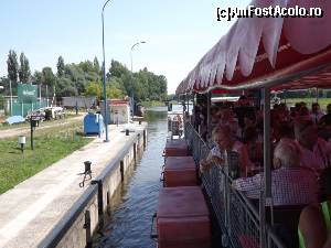 [P12] Cu vaporașul Arnošt din Pardubice pe Elba (Labe) - după exact 12 minute, poarta amonte e coborâtă și pornim iar » foto by Dragoș_MD
 - 
<span class="allrVoted glyphicon glyphicon-heart hidden" id="av675247"></span>
<a class="m-l-10 hidden" id="sv675247" onclick="voting_Foto_DelVot(,675247,19420)" role="button">șterge vot <span class="glyphicon glyphicon-remove"></span></a>
<a id="v9675247" class=" c-red"  onclick="voting_Foto_SetVot(675247)" role="button"><span class="glyphicon glyphicon-heart-empty"></span> <b>LIKE</b> = Votează poza</a> <img class="hidden"  id="f675247W9" src="/imagini/loader.gif" border="0" /><span class="AjErrMes hidden" id="e675247ErM"></span>