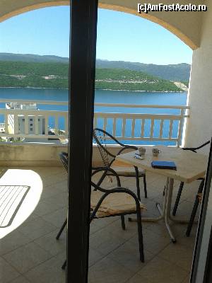 [P02] Vedere din balcon, in fata marea si peninsula ce apartine de Bosnia, mai departe cealalta peninsula care apartine Croatiei.  » foto by Nicu
 - 
<span class="allrVoted glyphicon glyphicon-heart hidden" id="av678326"></span>
<a class="m-l-10 hidden" id="sv678326" onclick="voting_Foto_DelVot(,678326,19462)" role="button">șterge vot <span class="glyphicon glyphicon-remove"></span></a>
<a id="v9678326" class=" c-red"  onclick="voting_Foto_SetVot(678326)" role="button"><span class="glyphicon glyphicon-heart-empty"></span> <b>LIKE</b> = Votează poza</a> <img class="hidden"  id="f678326W9" src="/imagini/loader.gif" border="0" /><span class="AjErrMes hidden" id="e678326ErM"></span>